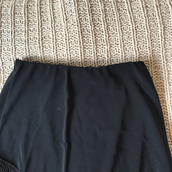 Fringe skirt - Picture 3 of 3